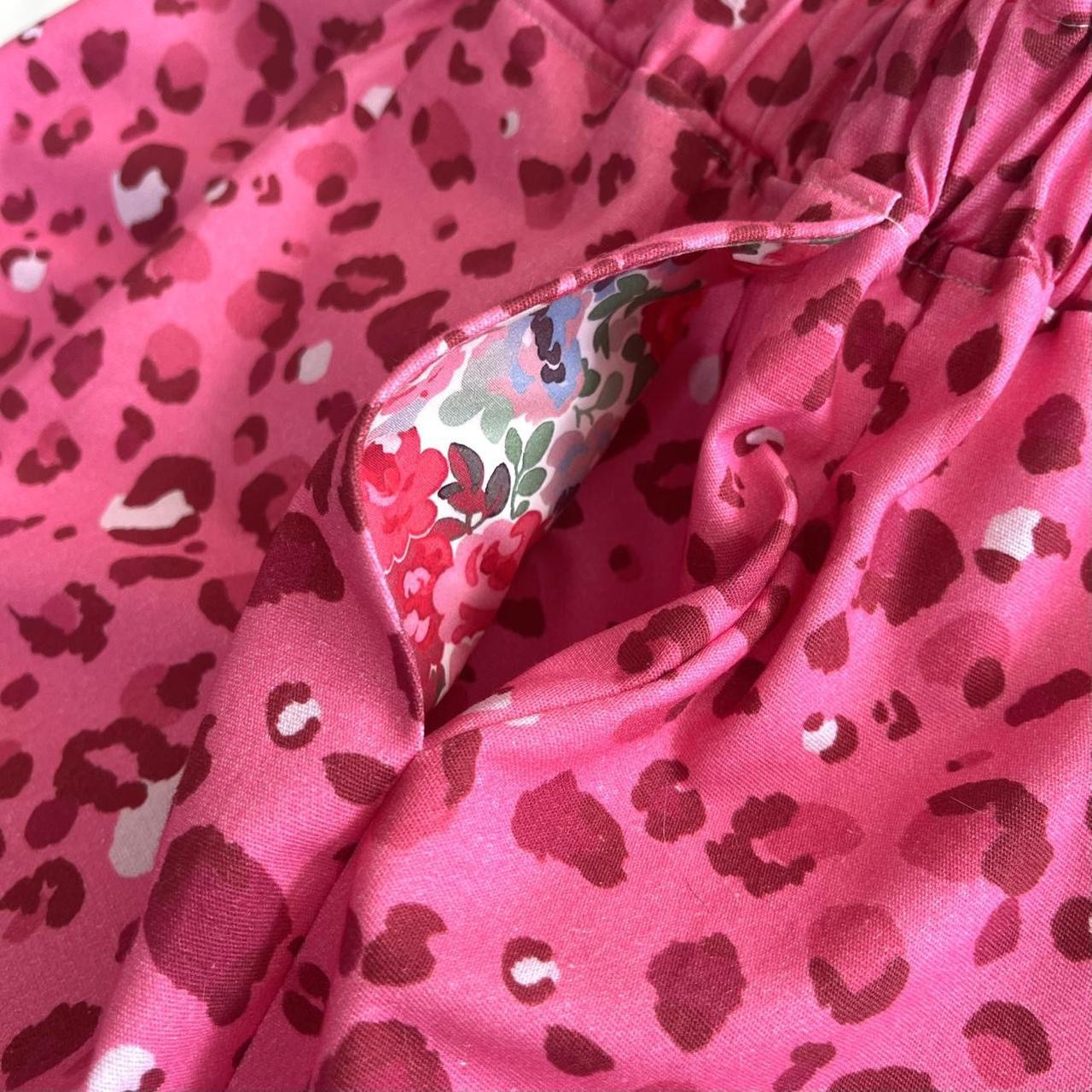Oversized Cute Pink Leopard Baggy Shorts.