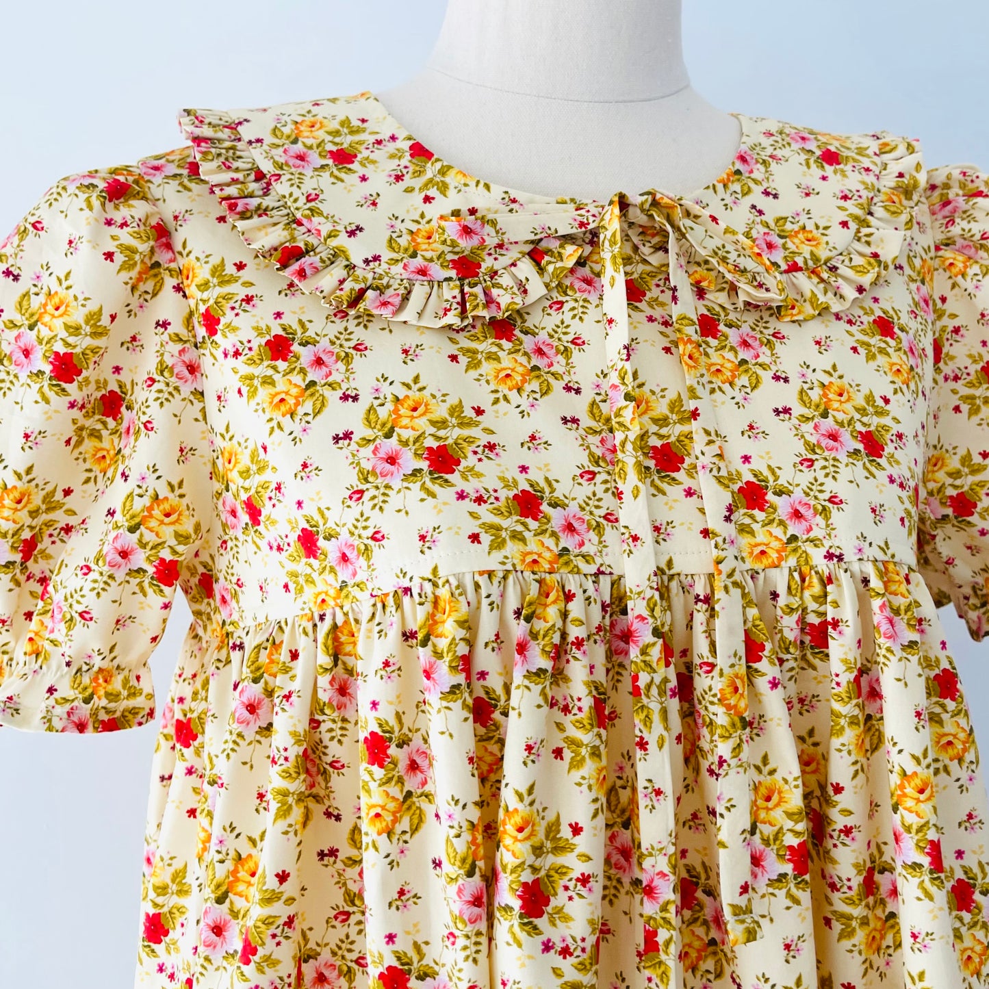 ✨ Yellow Vintage Floral Babydoll Mini Dress with separate collar. Small