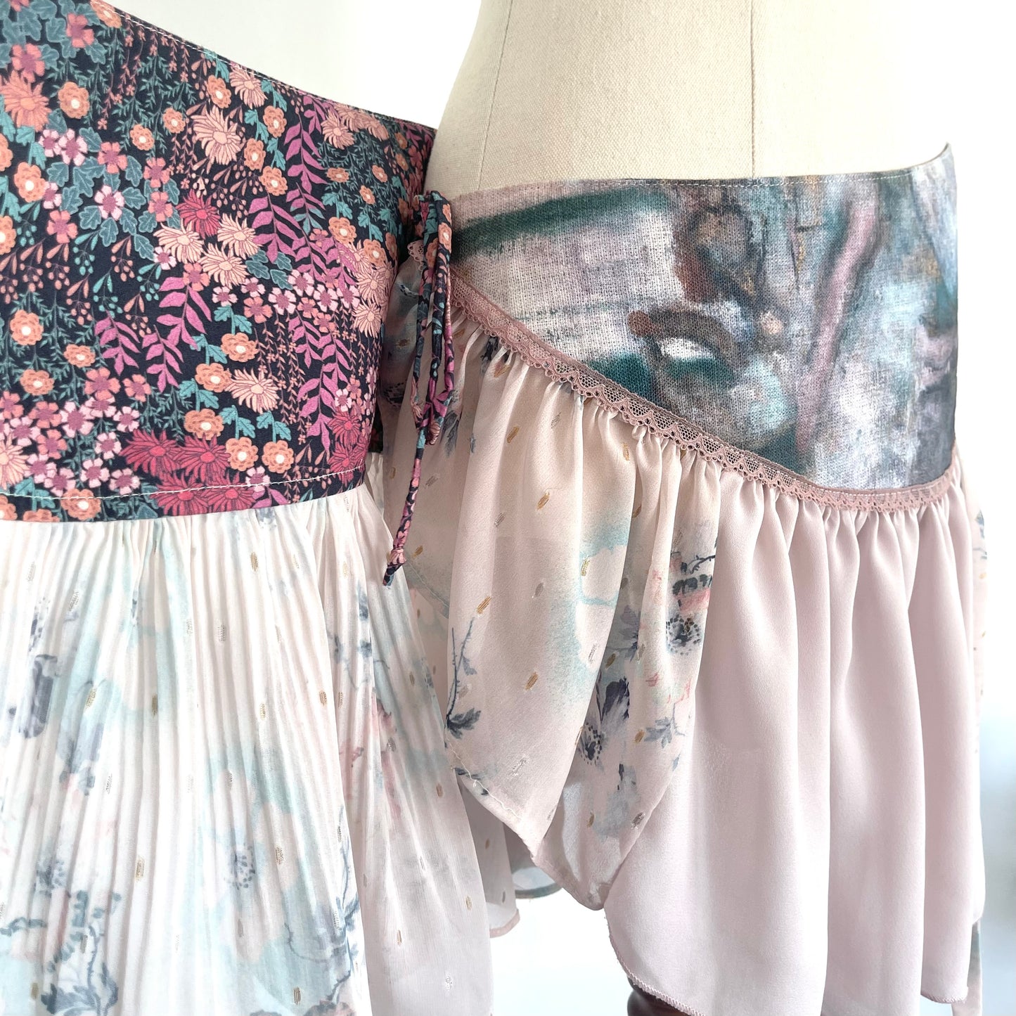 Oil Painting Wrap Ruffle Mini Skirt