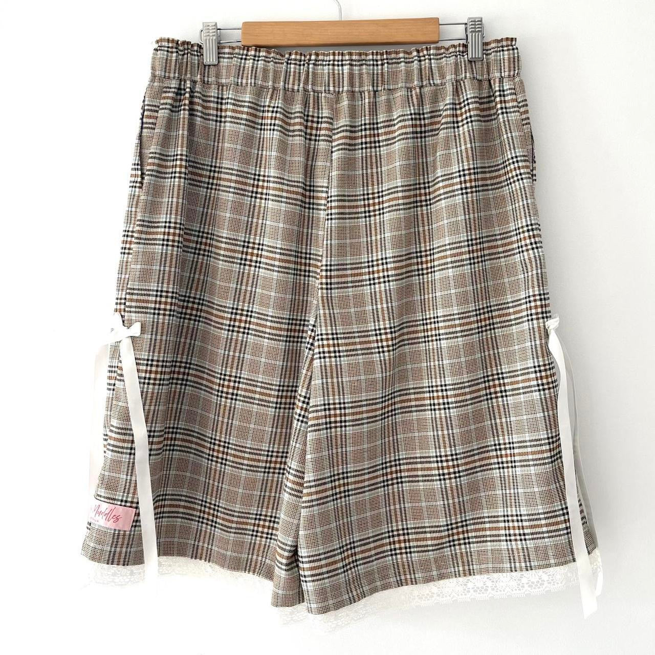 Oversized Cute Caramel Tartan Baggy Shorts. *PRE-ORDER