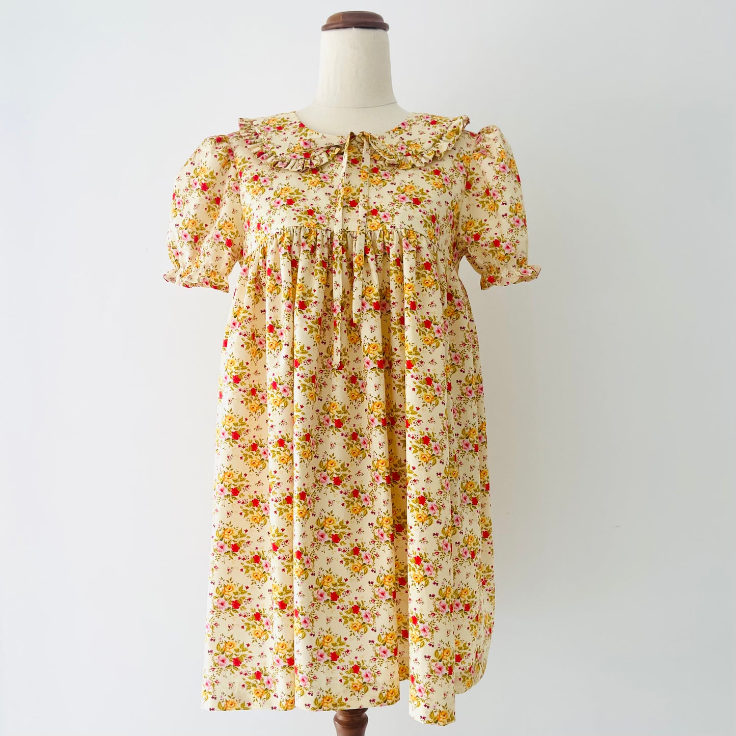 ✨ Yellow Vintage Floral Babydoll Mini Dress with separate collar. Small