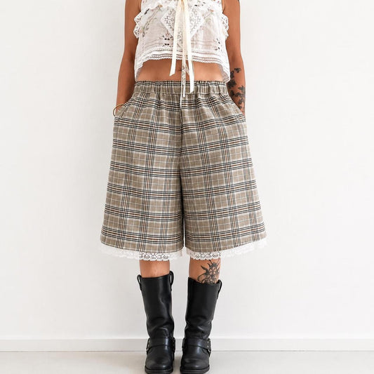 Oversized Caramel Tartan Baggy Shorts.