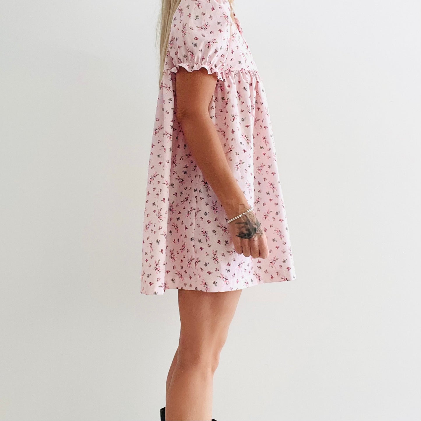 ✨ Pink Vintage Floral Babydoll Mini Dress with separate collar. Medium