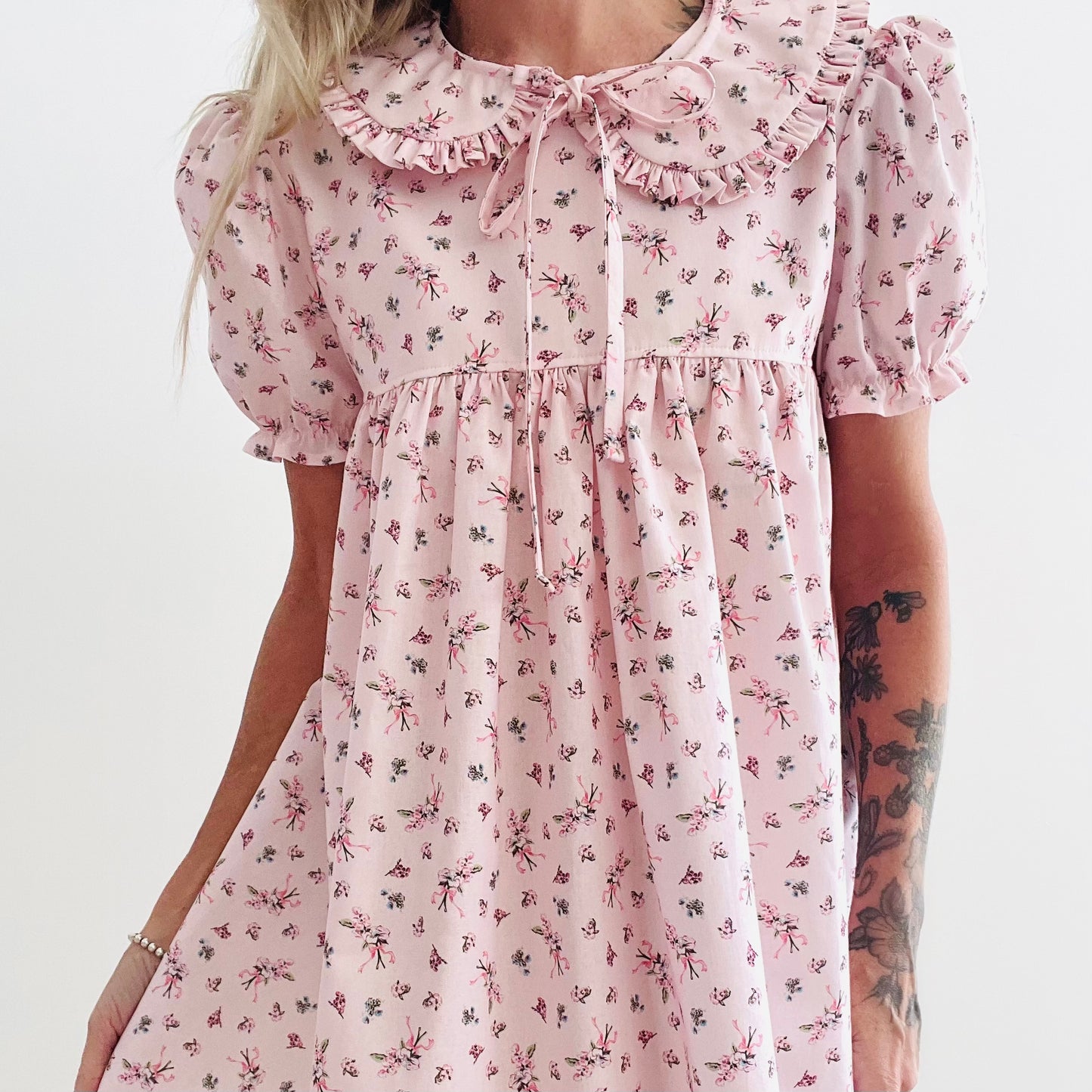 ✨ Pink Vintage Floral Babydoll Mini Dress with separate collar. Medium
