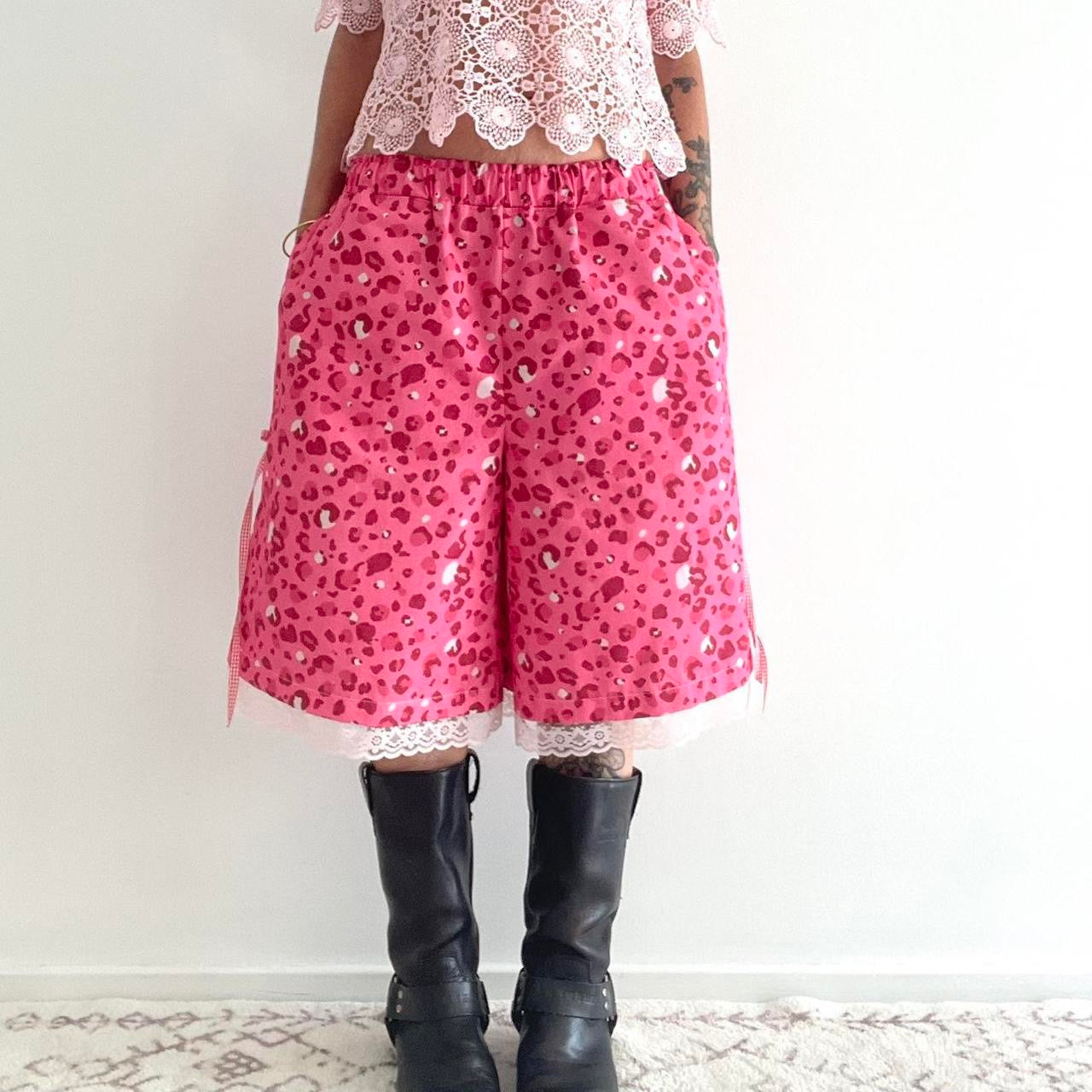 Oversized Cute Pink Leopard Baggy Shorts.