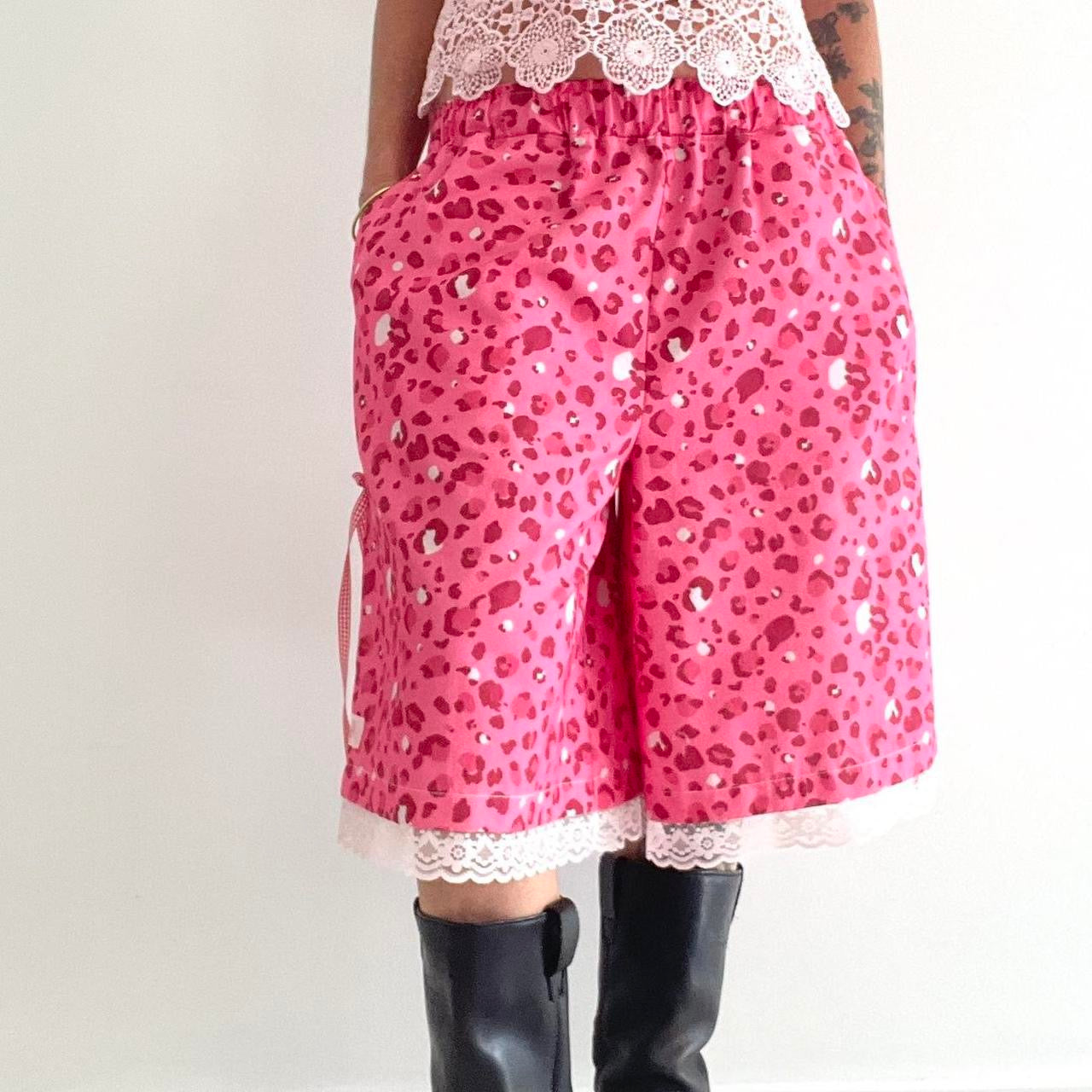 Oversized Cute Pink Leopard Baggy Shorts.