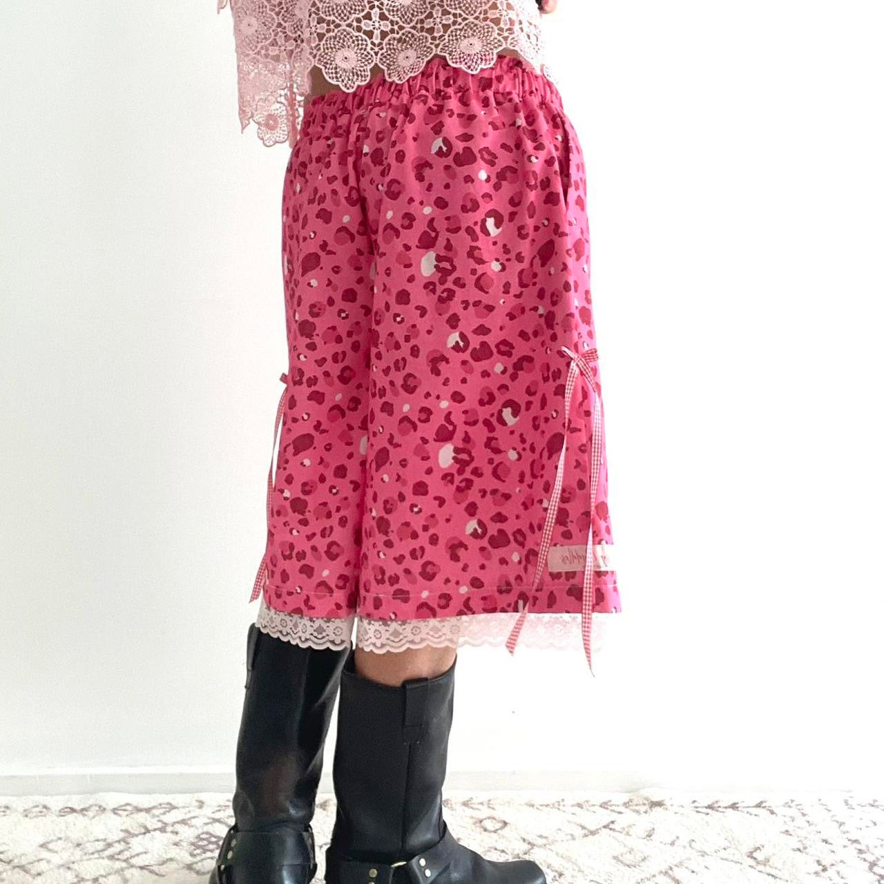 Oversized Cute Pink Leopard Baggy Shorts.