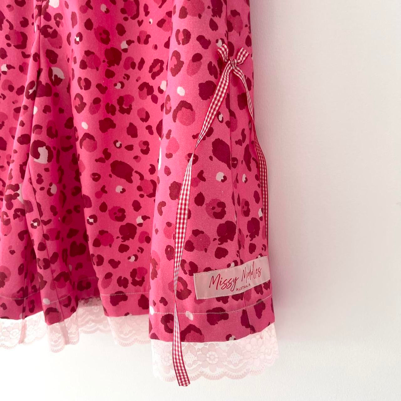 Oversized Cute Pink Leopard Baggy Shorts.